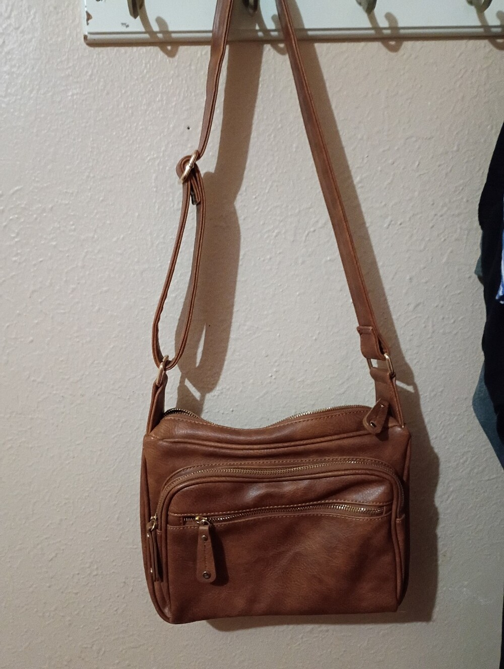CONCEALED CARRY WITH LOCK CROSSBODY PURSE
